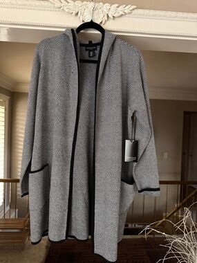 Adrienne Vittadini Black & White Hooded Open-Front Sweater